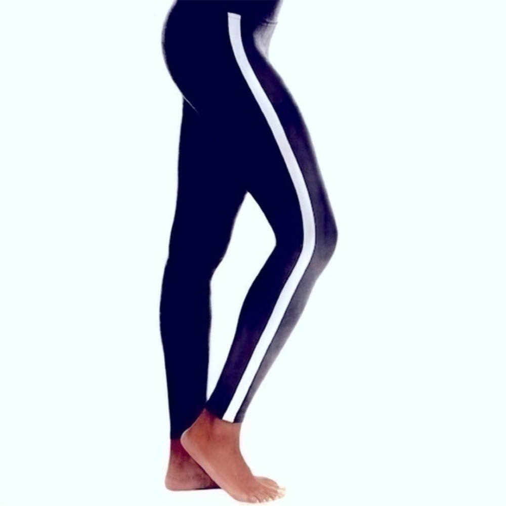 Ladies Marc New York black white pin stripe yoga pants size m
